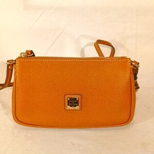 Beautiful NWOT Dooney & Bourke  Tangerine Tan Pebble Leather Shoulder Bag